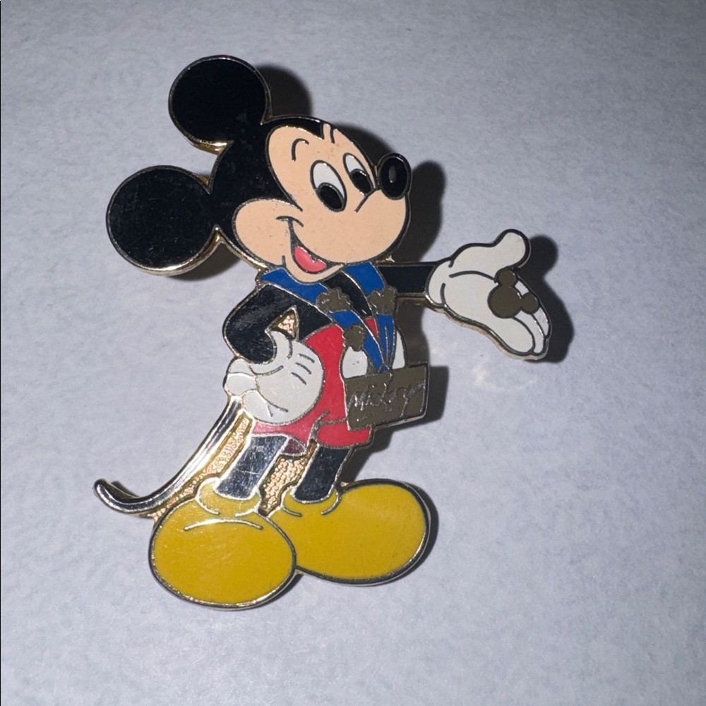 Disney Mickey Mouse Pin Walt Disney World WDW from Pin Trading Starter Set 2001